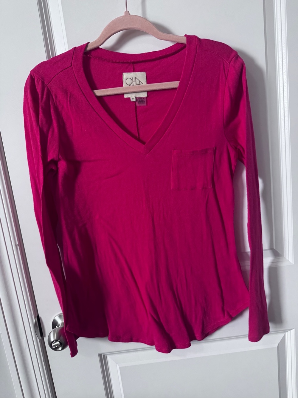 NWOT-CHASER-Women’s Fuchsia V-Neck Long Sleeve Top-Medium